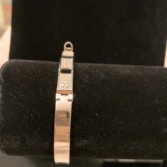 Bracelet - Picture 1 of 5